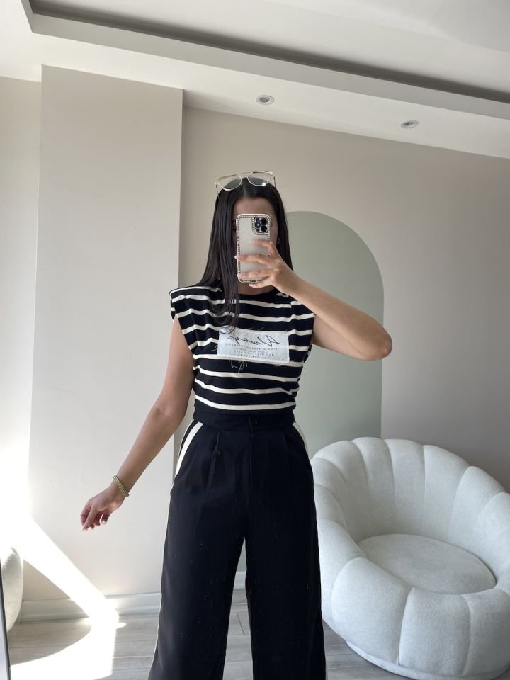 Nakışlı Vatkalı Çizgili Tshirt