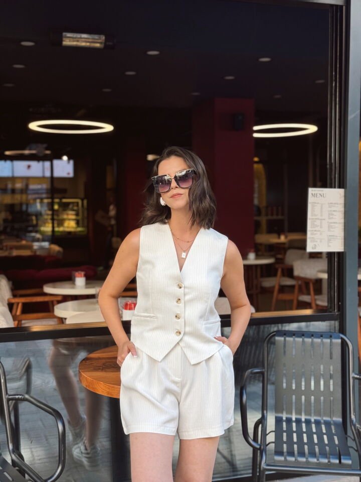 Çizgili Yelek Şort Takım Beyaz