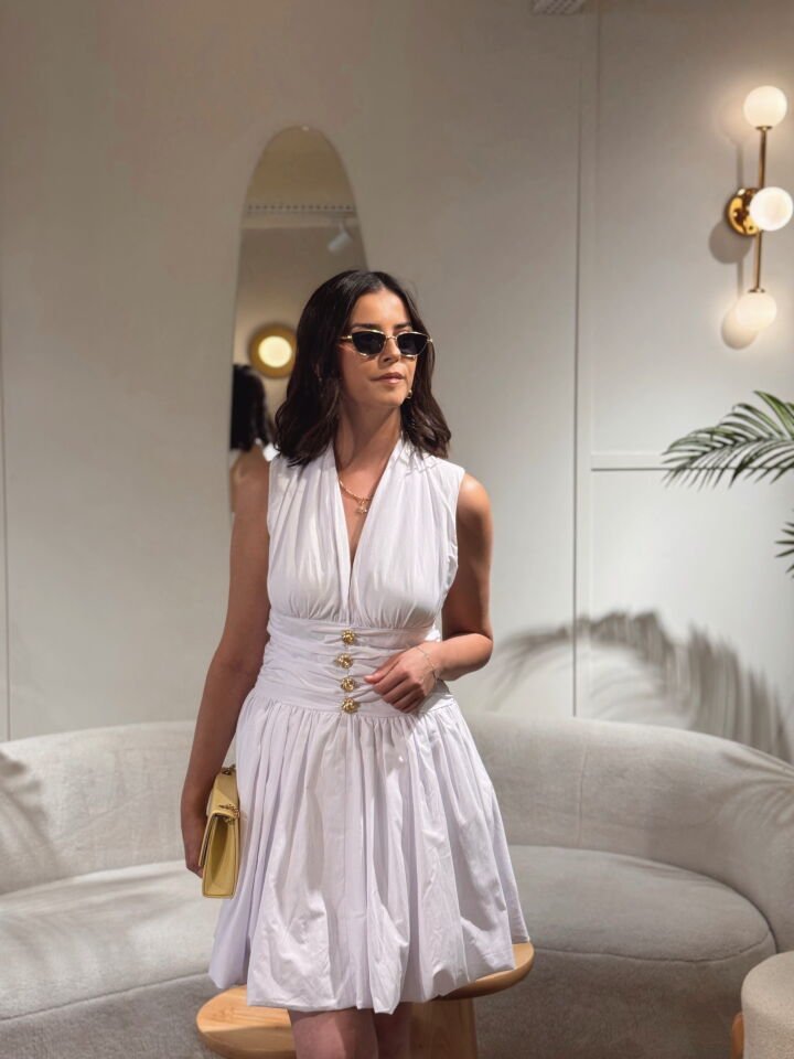 Sırt Dekolteli Gold Düğmeli Elbise Beyaz