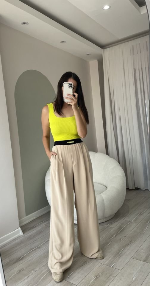 Beli Lastik Detaylı Pileli Pantolon Bej