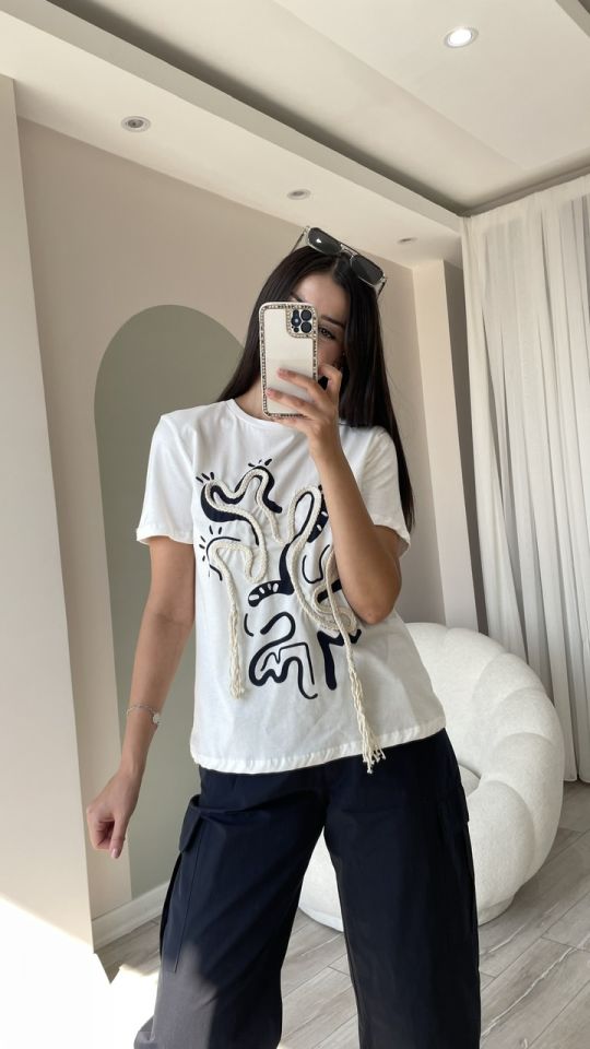 Desenli ve Saçak Detaylı Tshirt Lacivert Beyaz