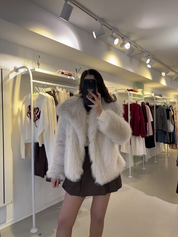 Şal Yaka Suni Kürk Krem