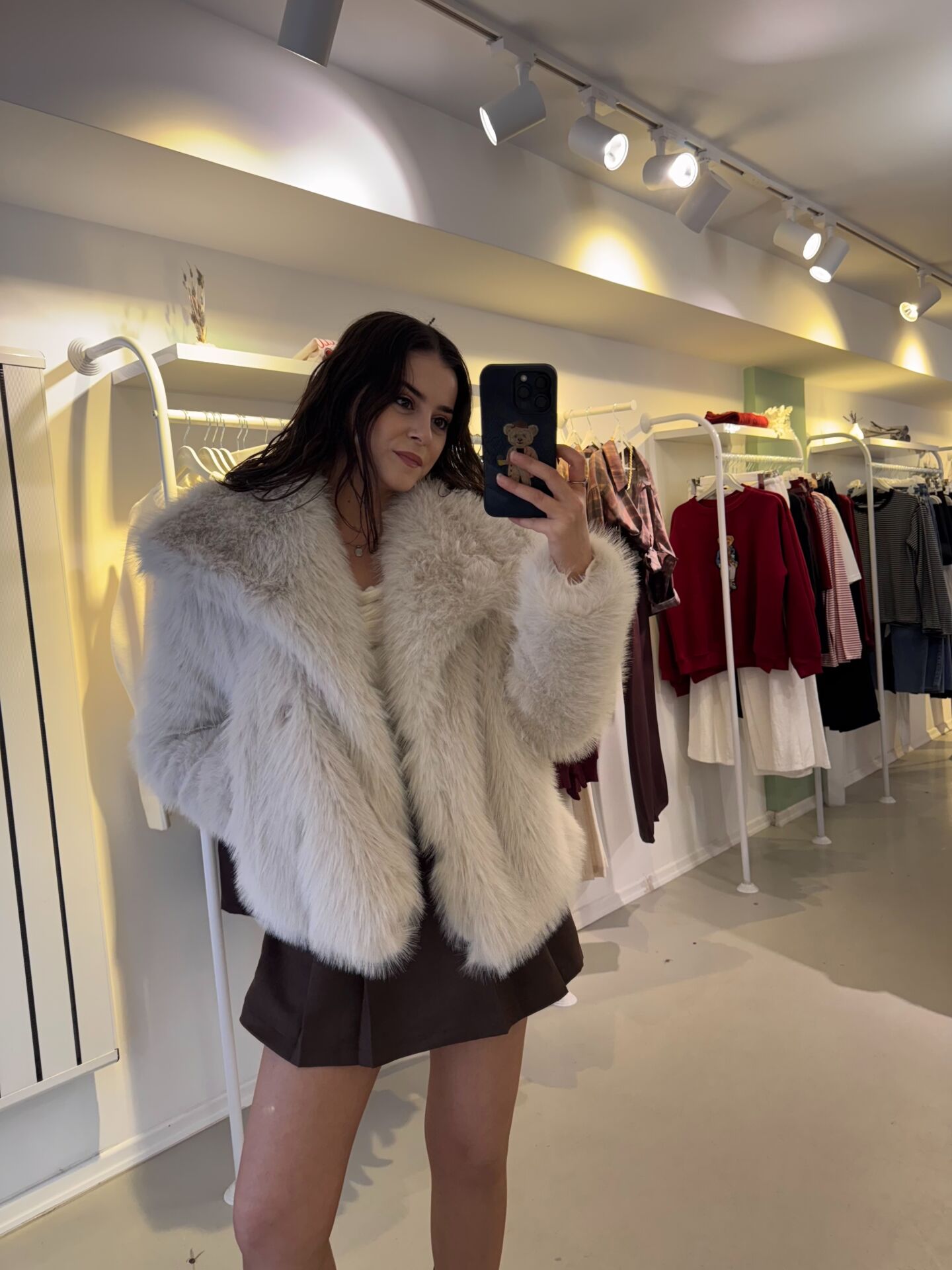 Şal Yaka Suni Kürk Krem