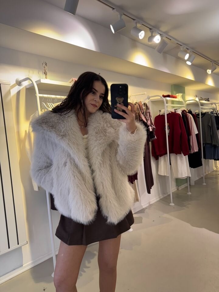 Şal Yaka Suni Kürk Krem