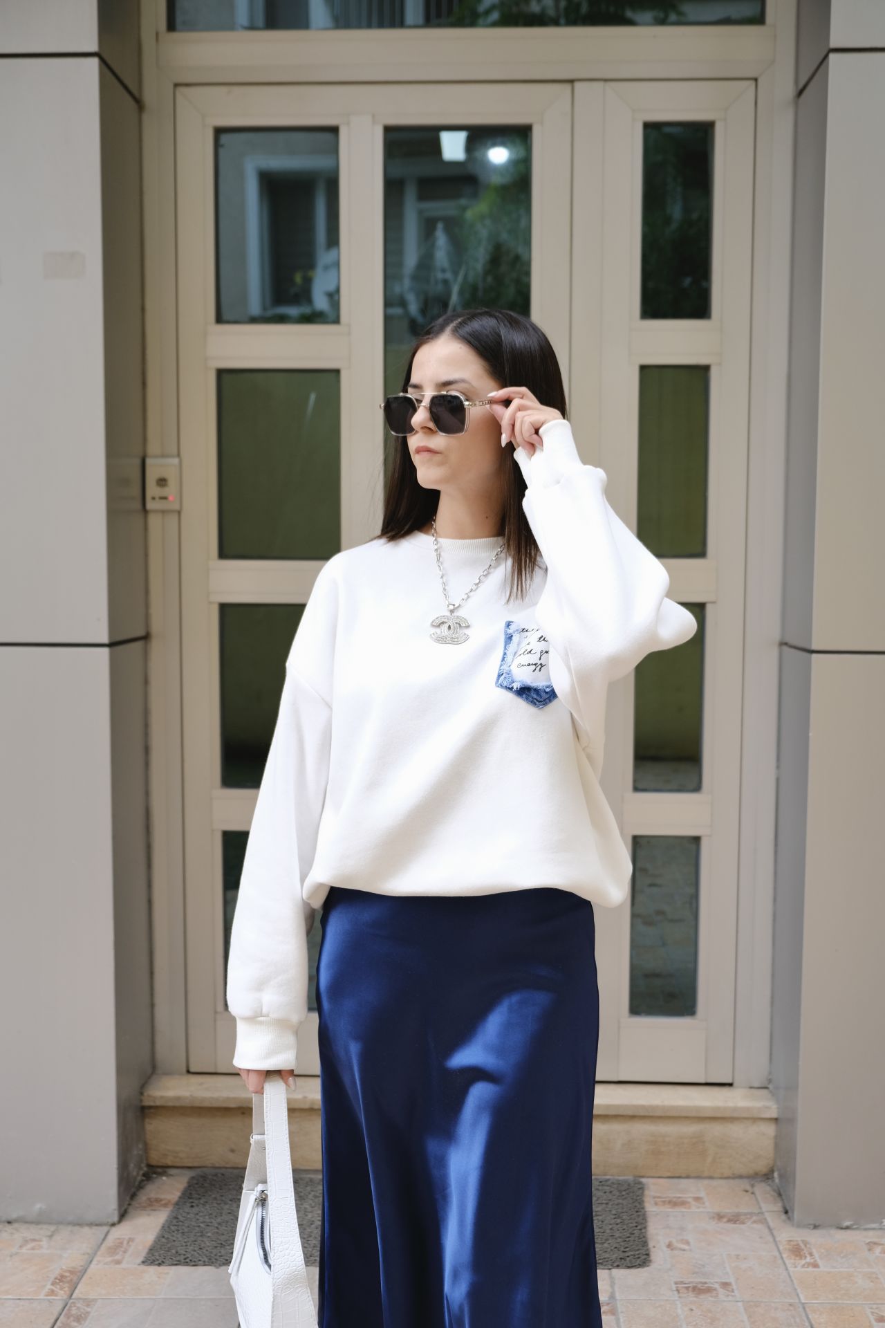 Kot Cep Nakışlı Sweatshirt Ekru