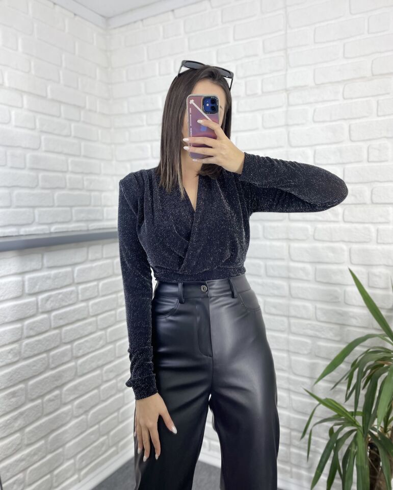 Simli Kruvaze Yaka Vatkalı Bluz