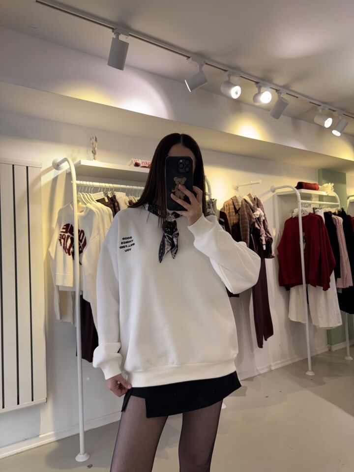 Fularlı Sweatshirt