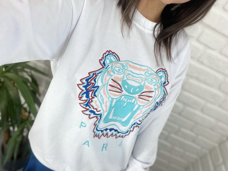 Beyaz Kaplan Nakışlı Sweatshirt