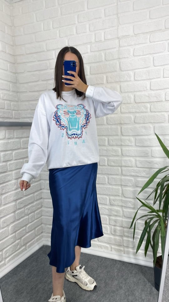 Beyaz Kaplan Nakışlı Sweatshirt