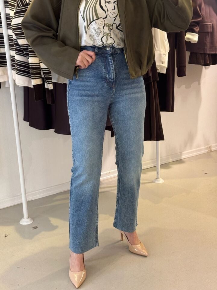 Zra Kesik Paça Jean