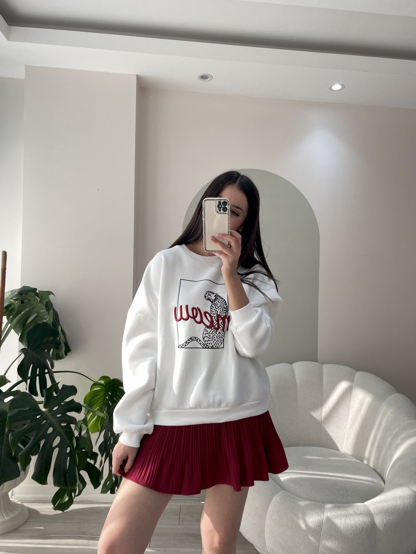 Nakışlı Yumoş Sweatshirt Beyaz