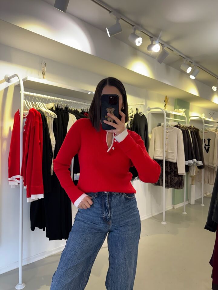 Biyeli Düğmeli Yaka Triko Kırmızı