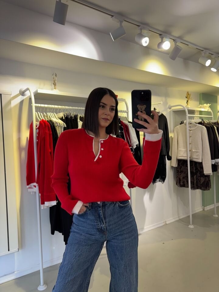 Biyeli Düğmeli Yaka Triko Kırmızı